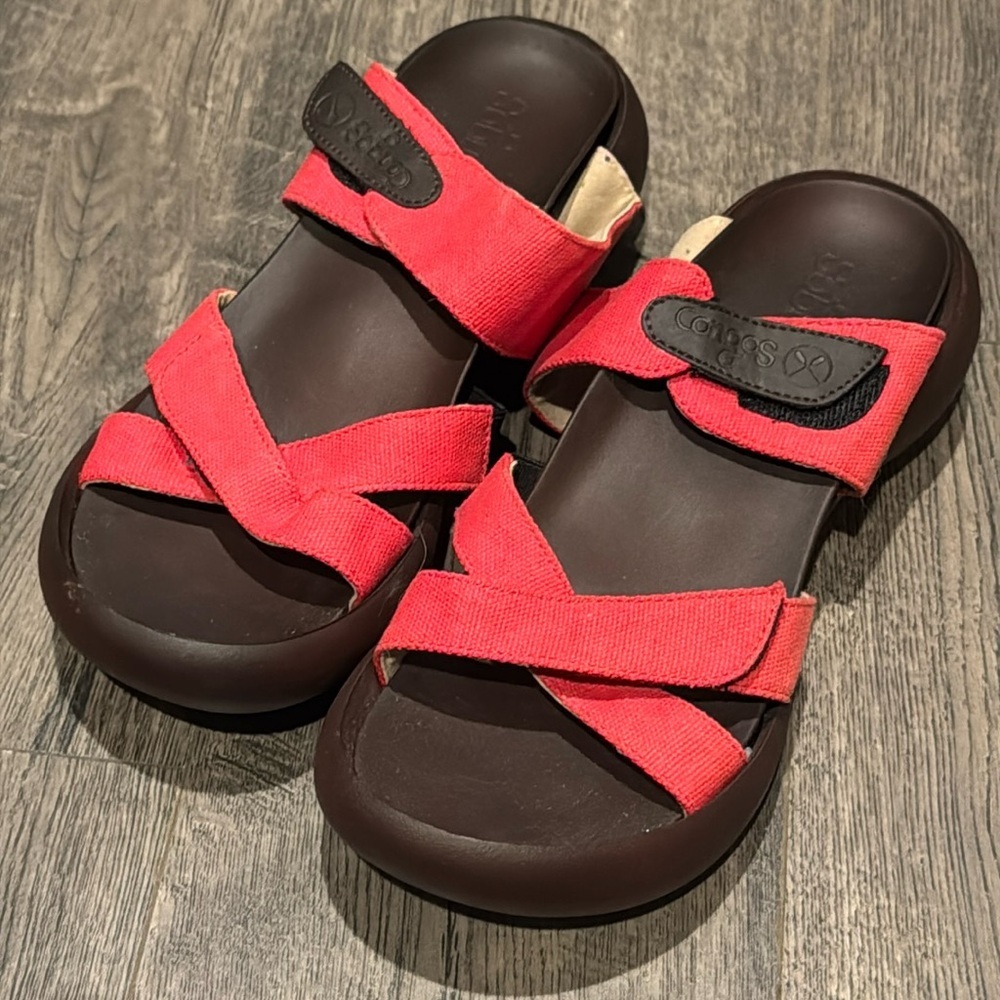 Congos Half Moon Pink Womens Size 8 Sandals